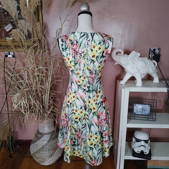Tommy Hilfiger Size 2 Floral Yellow Daffodils Flowers Sleeveless Summe Wedding D - Picture 3 of 6